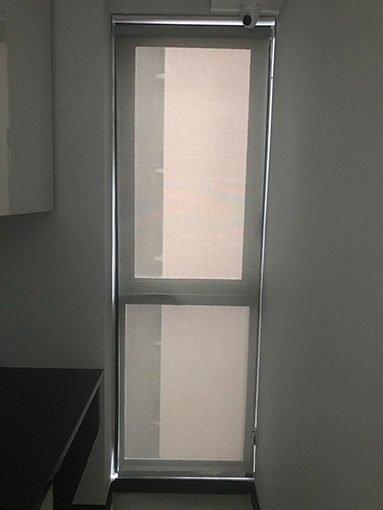 dim out roller blind